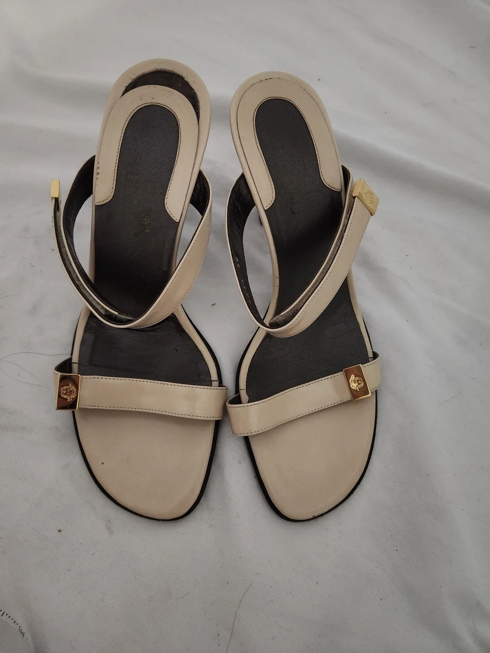Valentino elegant beige
